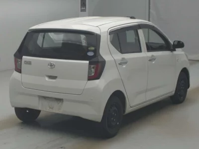 Toyota PIXIS EPOCH  с аукциона в Японии