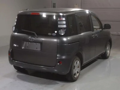 Toyota SIENTA  с аукциона в Японии