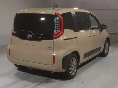 Toyota Sienta
