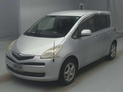 Toyota RACTIS  с аукциона в Японии