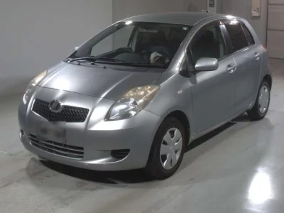 Toyota VITZ  с аукциона в Японии