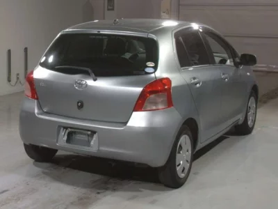 Toyota VITZ  с аукциона в Японии