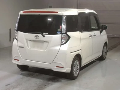 Toyota TANK