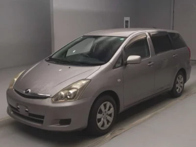 Toyota WISH  с аукциона в Японии