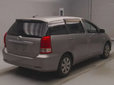 Toyota WISH  с аукциона в Японии