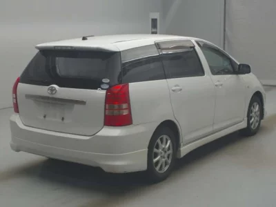Toyota WISH  с аукциона в Японии