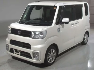 Toyota Pixis Mega