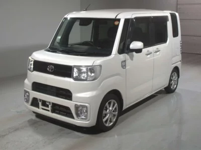 Toyota Pixis Mega