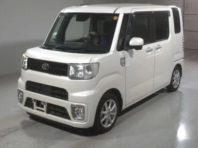 Toyota Pixis Mega