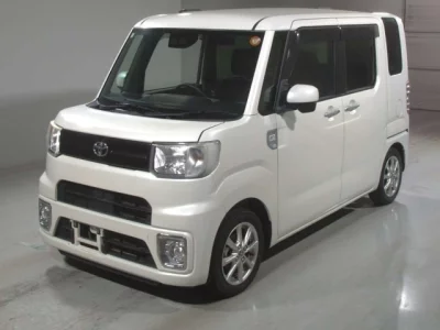Toyota PIXIS MEGA