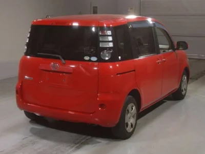 Toyota SIENTA  с аукциона в Японии
