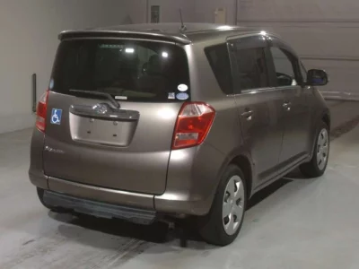 Toyota RACTIS  с аукциона в Японии
