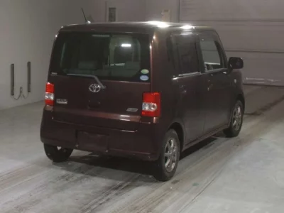 Toyota PIXIS SPACE  с аукциона в Японии