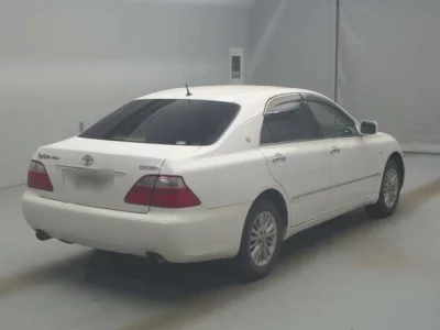 Toyota CROWN  с аукциона в Японии
