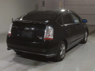 Toyota Prius  с аукциона в Японии