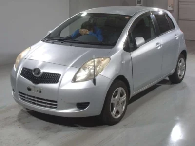 Toyota VITZ  с аукциона в Японии