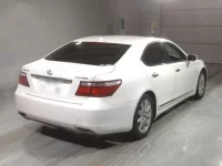 Lexus LS лот № 10021 оценка 4  с аукциона в Японии 1