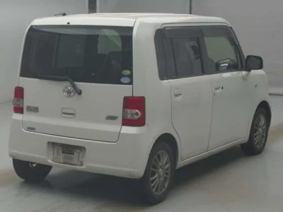 Toyota PIXIS SPACE  с аукциона в Японии