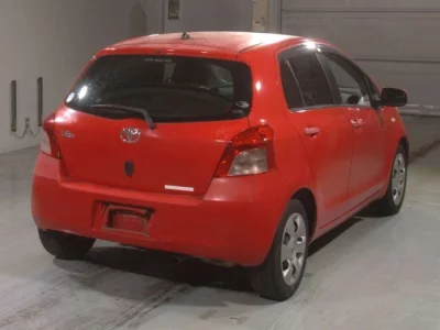 Toyota VITZ  с аукциона в Японии