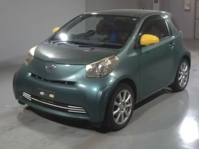 Toyota iQ