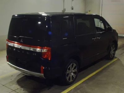 Mitsubishi Delica D:5