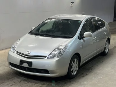 Toyota Prius  с аукциона в Японии