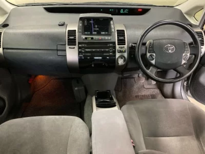 Toyota Prius  с аукциона в Японии