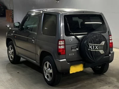 Nissan Kix