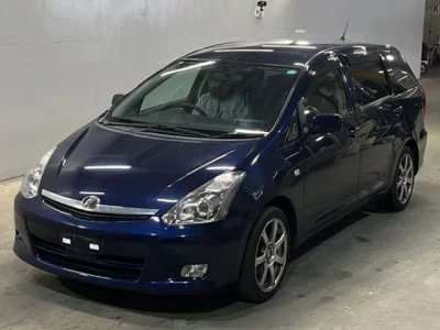 Toyota WISH  с аукциона в Японии