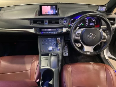 Lexus CT  с аукциона в Японии