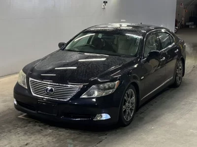 Lexus LS  с аукциона в Японии