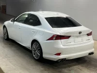Lexus IS лот № 8318 оценка R  с аукциона в Японии 1