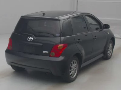 Toyota IST  с аукциона в Японии