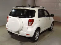 Toyota RUSH лот № 7032 оценка RA  с аукциона в Японии 1