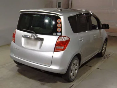 Toyota RACTIS  с аукциона в Японии