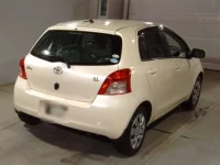 Toyota VITZ лот № 7215 оценка 4  с аукциона в Японии 1
