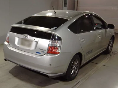Toyota Prius  с аукциона в Японии