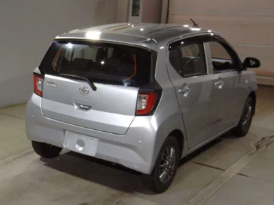 Toyota PIXIS EPOCH  с аукциона в Японии