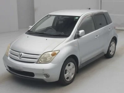 Toyota IST  с аукциона в Японии