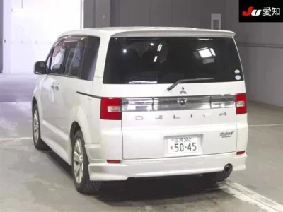 Mitsubishi Delica D:5