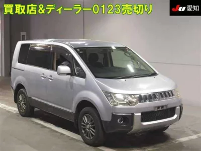 Mitsubishi Delica D:5