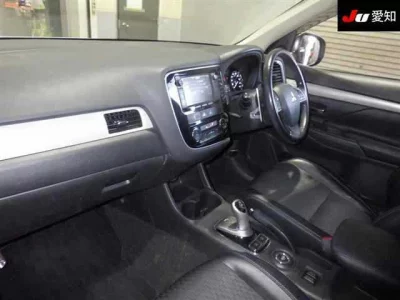 Mitsubishi OUTLANDER PHEV