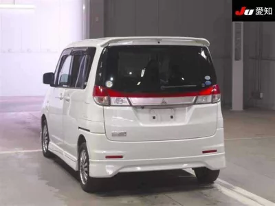 Mitsubishi DELICA D2