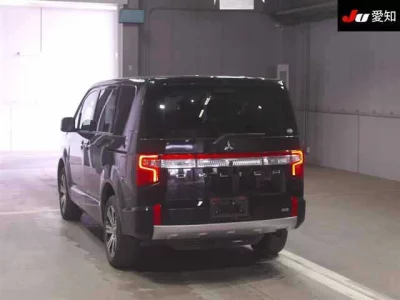 Mitsubishi DELICA D5