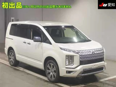 Mitsubishi Delica D:5