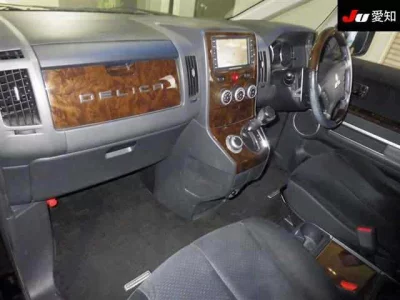 Mitsubishi Delica D:5