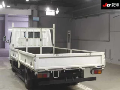 Mitsubishi FUSO TRUCK  с аукциона в Японии