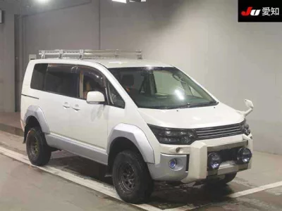 Mitsubishi Delica D:5