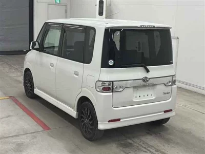 Daihatsu TANTO  с аукциона в Японии