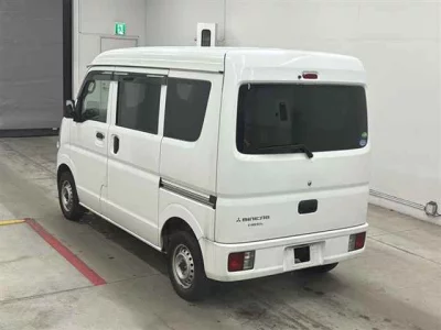 Mitsubishi Minicab Van